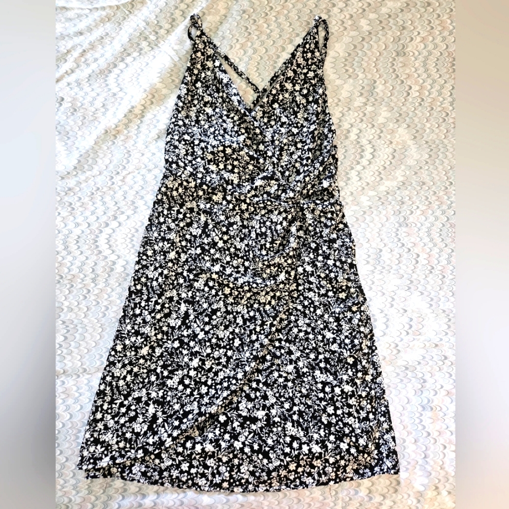 HYFVE FLORAL MIDI DRESS SIZE SMALL